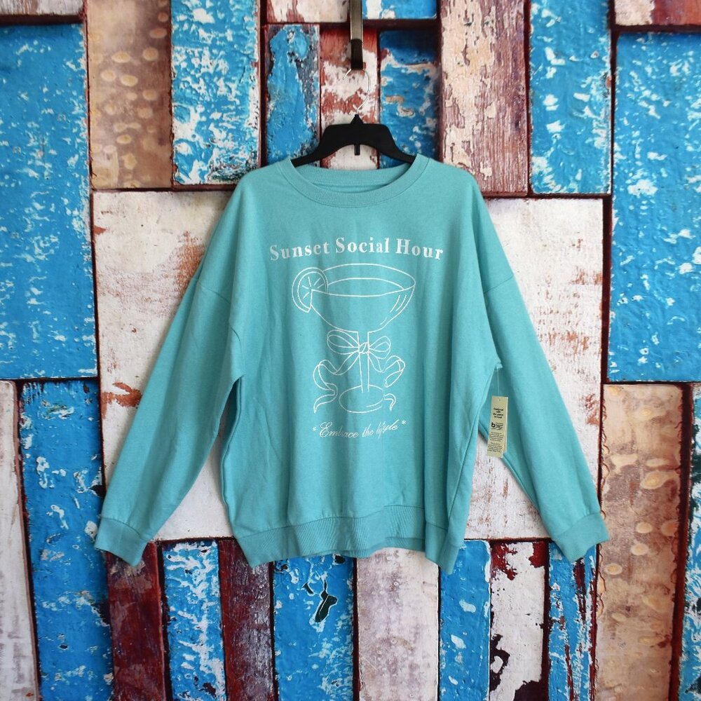 Women's No Boundaries Graphic Sweatshirt Lightweight XXLARGE Soft Seafoam NEW